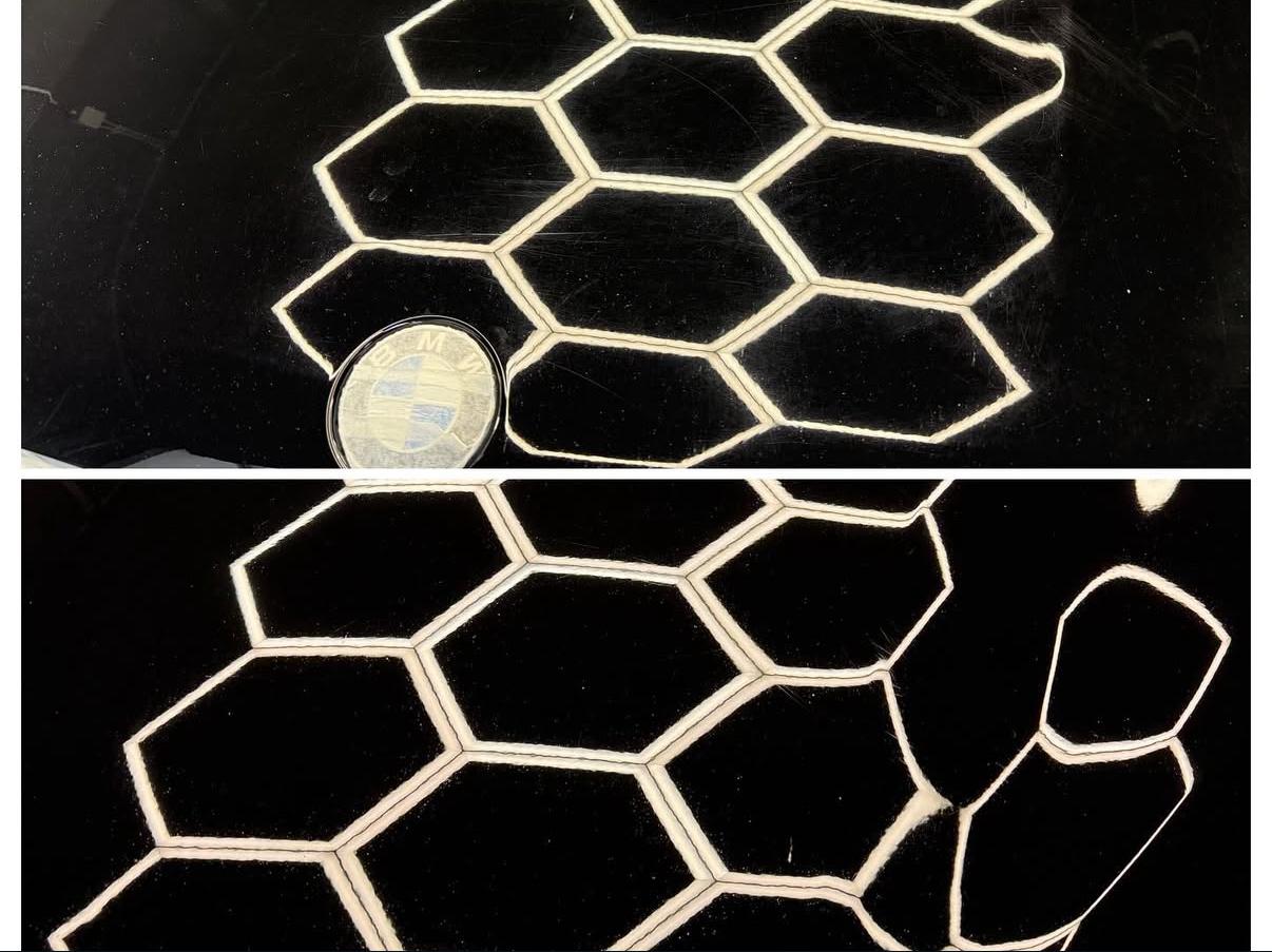 Embleem area polijsten voor en na